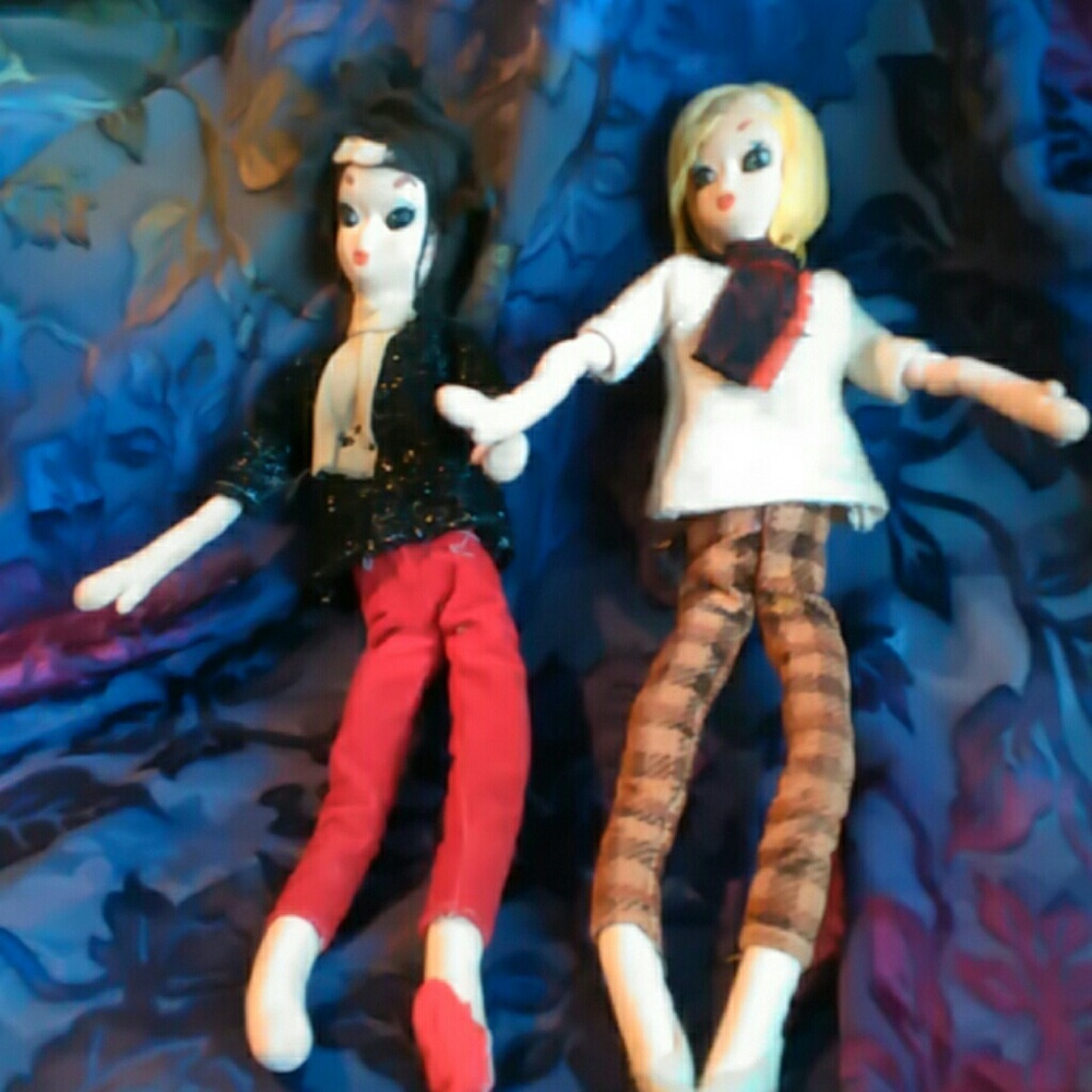 VINTAGE HANDMADE FASHION DOLLS - Picture 8 of 8